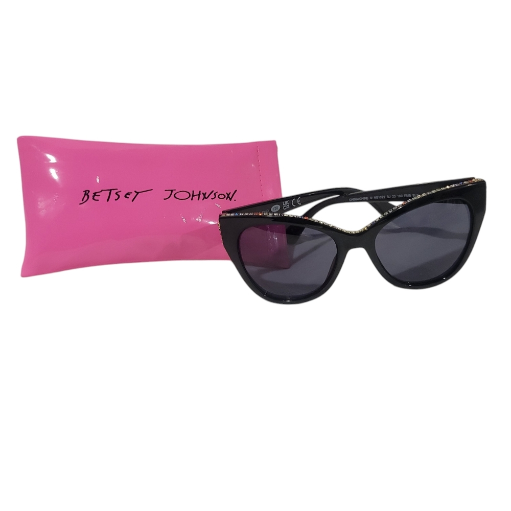 Betsey Johnson Women's Fashionista Cat Eye Sunglasses in Black W/ Case